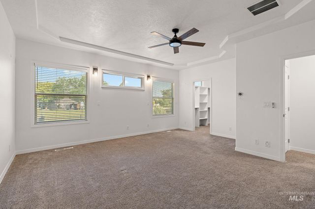 2205 N Aronmink Way, Meridian, ID 83646