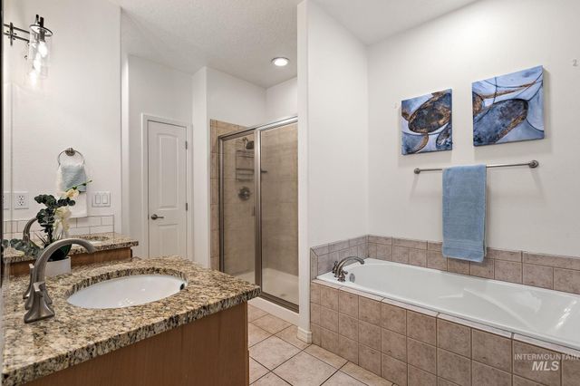 2205 N Aronmink Way, Meridian, ID 83646