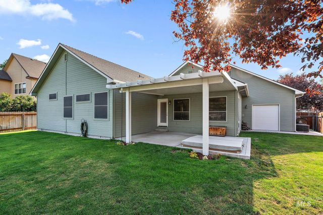 2205 N Aronmink Way, Meridian, ID 83646