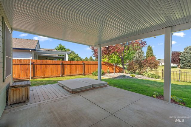 2205 N Aronmink Way, Meridian, ID 83646