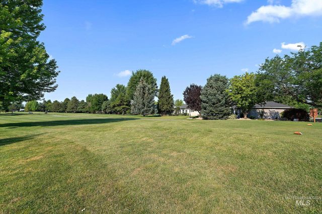 2205 N Aronmink Way, Meridian, ID 83646