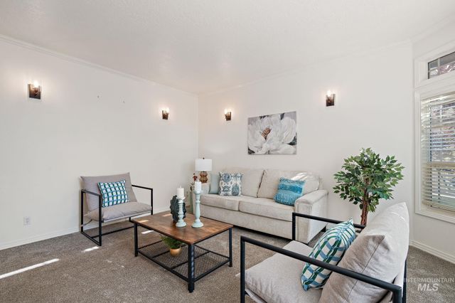 2205 N Aronmink Way, Meridian, ID 83646