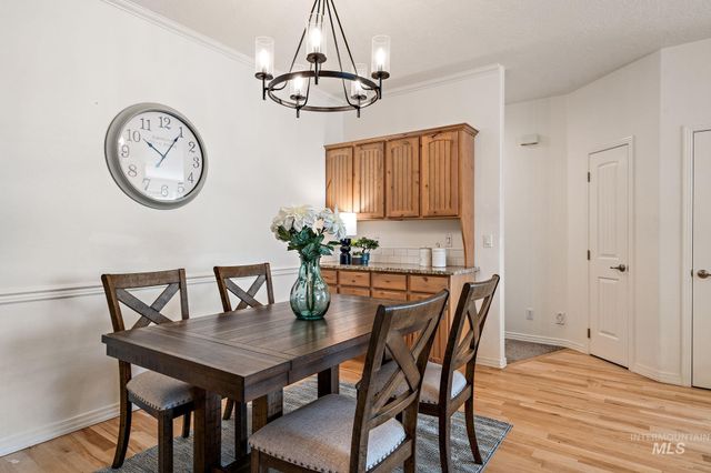 2205 N Aronmink Way, Meridian, ID 83646