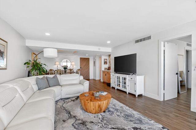 3589 S Ocean Boulevard 909, South Palm Beach, FL 33480