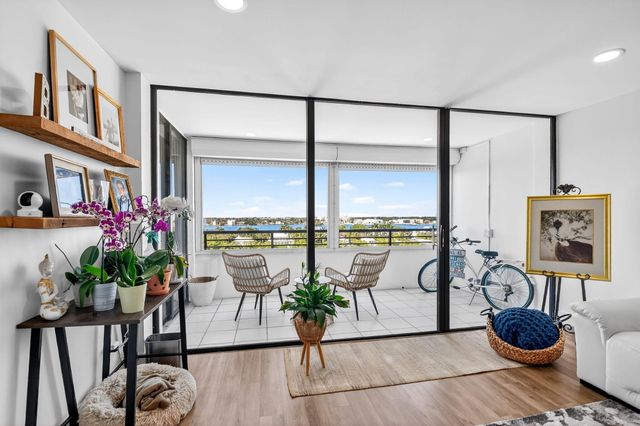 3589 S Ocean Boulevard 909, South Palm Beach, FL 33480