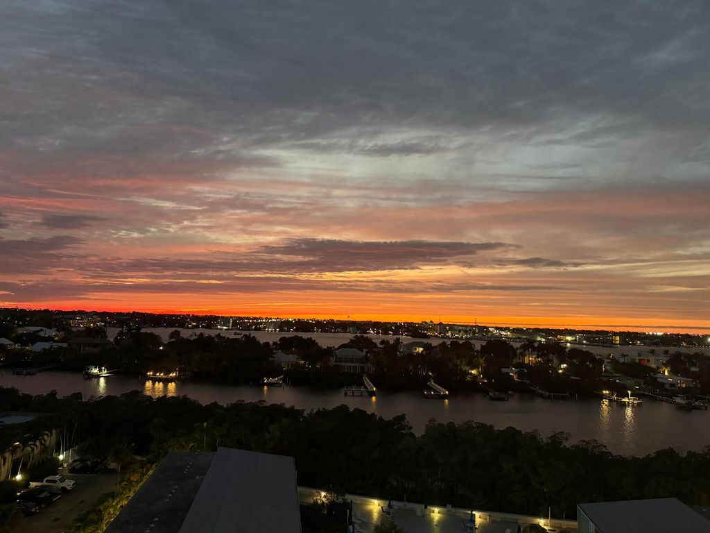 3589 S Ocean Boulevard 909, South Palm Beach, FL 33480