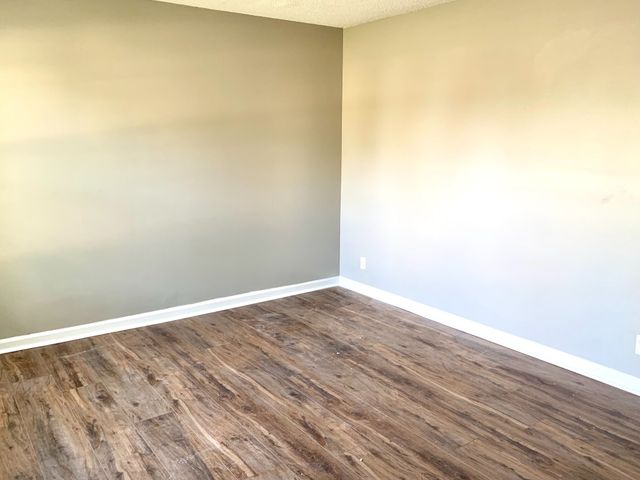 512 Kellia Dr, Clarksville, TN 37042