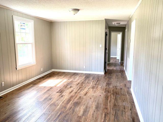 512 Kellia Dr, Clarksville, TN 37042