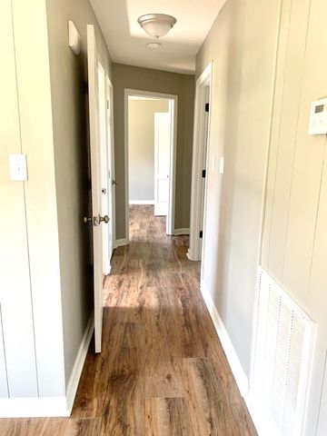 512 Kellia Dr, Clarksville, TN 37042