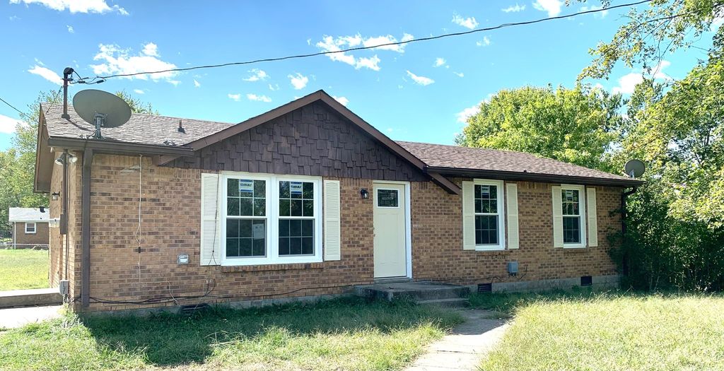 512 Kellia Dr, Clarksville, TN 37042