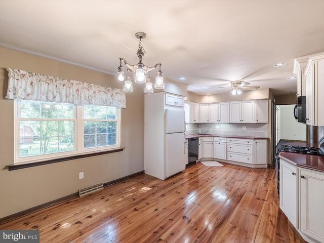 240 S BONSALL RD, Coatesville, PA 19320