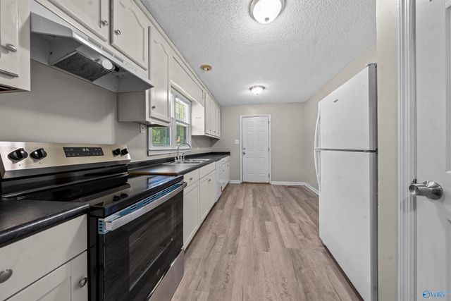 3205 Sweetbriar Road NW, Huntsville, AL 35810