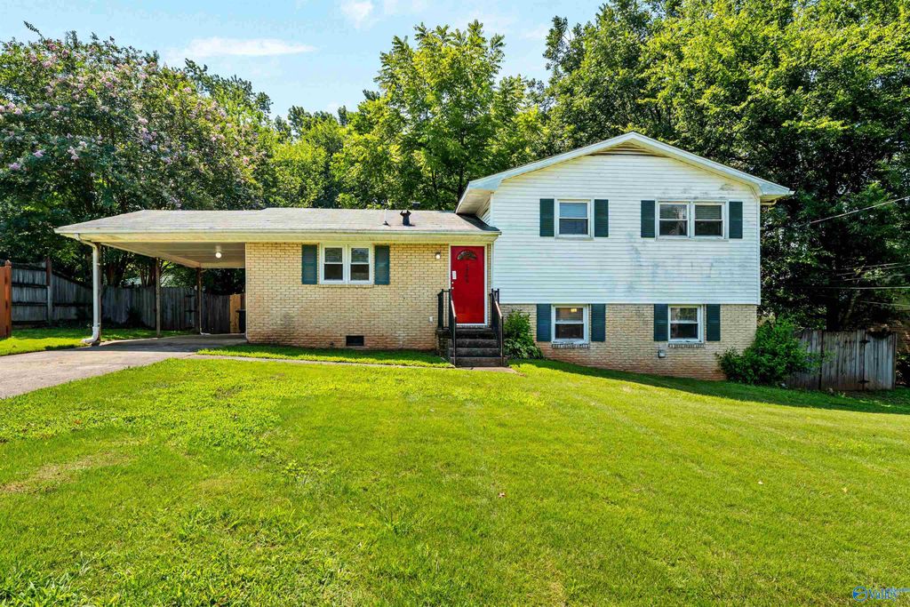 3205 Sweetbriar Road NW, Huntsville, AL 35810