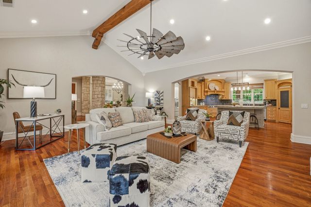 6436 Valley Creek, Pilot Point, TX 76258