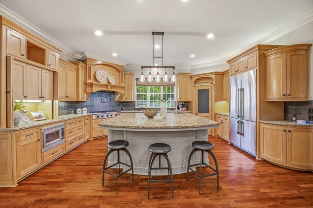 6436 Valley Creek, Pilot Point, TX 76258