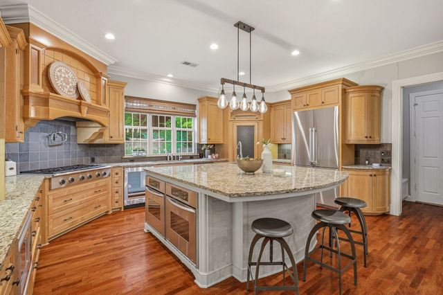 6436 Valley Creek, Pilot Point, TX 76258