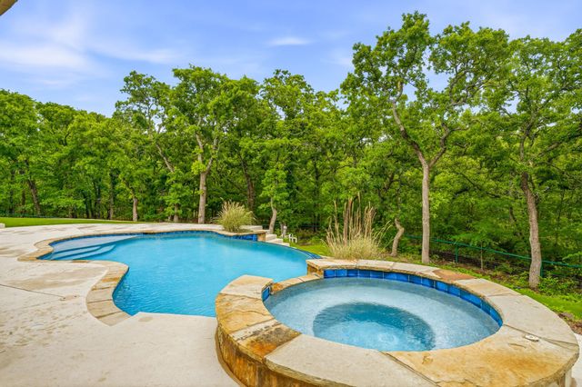 6436 Valley Creek, Pilot Point, TX 76258