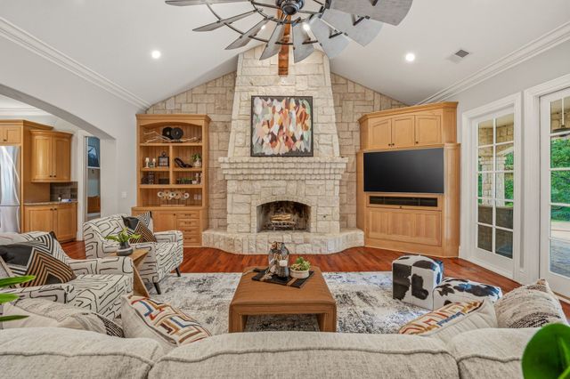 6436 Valley Creek, Pilot Point, TX 76258
