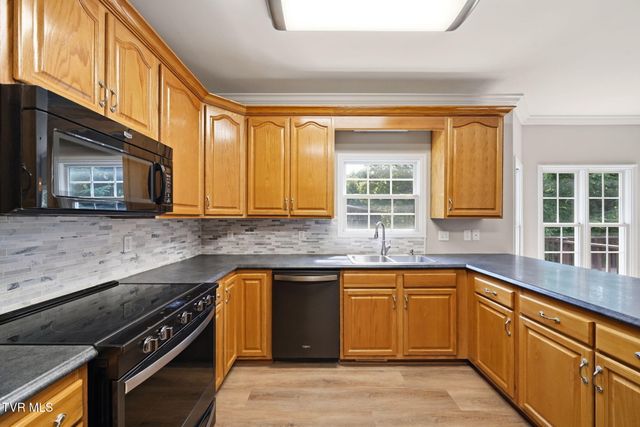 3914 Leaf Point, Kingsport, TN 37663