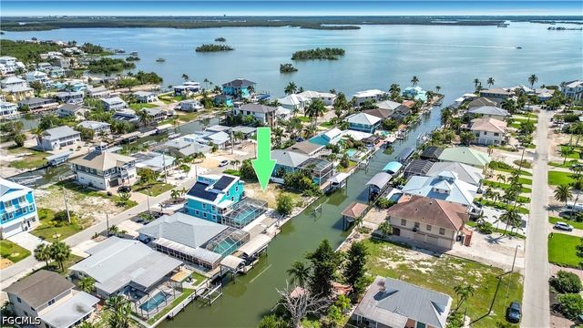 200 Curlew ST, Fort Myers Beach, FL 33931