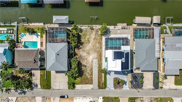 200 Curlew ST, Fort Myers Beach, FL 33931