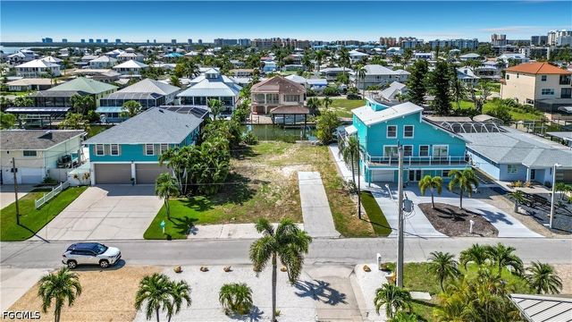 200 Curlew ST, Fort Myers Beach, FL 33931