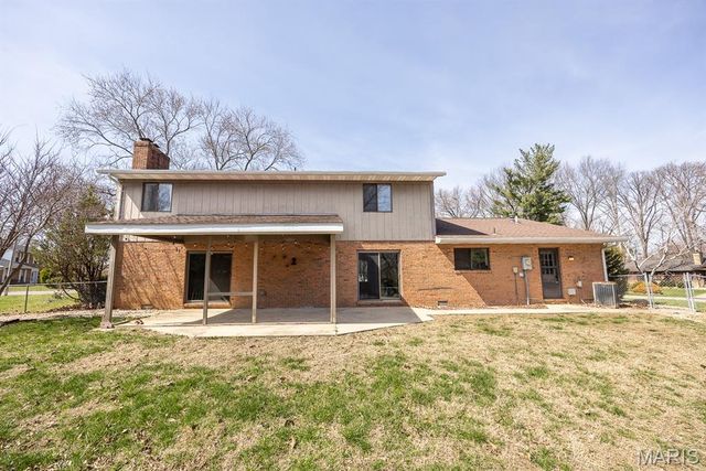 914 Reiss Road, O'fallon, IL 62269