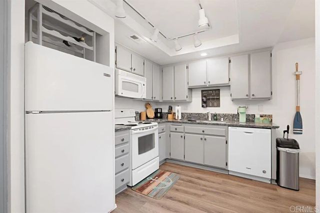 520 Via De La Valle H, Solana Beach, CA 92075