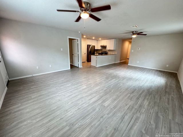 5523 Basil Chase, Converse, TX 78152