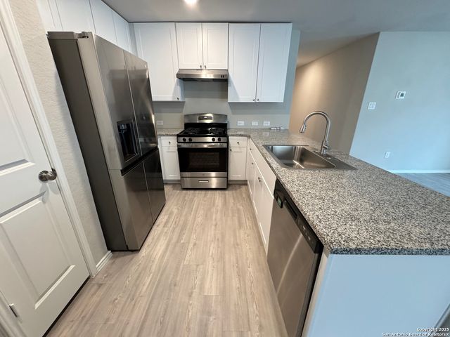 5523 Basil Chase, Converse, TX 78152