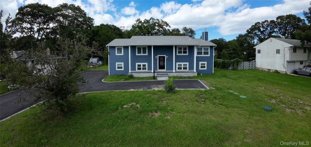 529 Spur Drive N, Bay Shore, NY 11706 — photo 2
