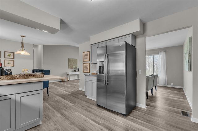 11273 9 Mile Road, South Lyon, MI 48178