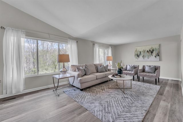 11273 9 Mile Road, South Lyon, MI 48178