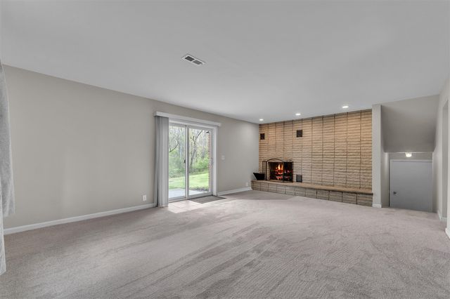 11273 9 Mile Road, South Lyon, MI 48178