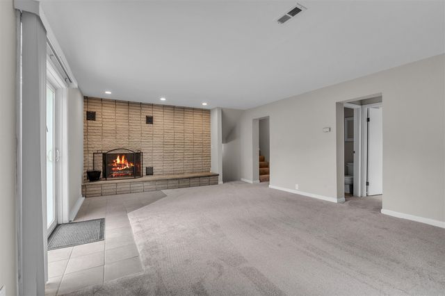 11273 9 Mile Road, South Lyon, MI 48178