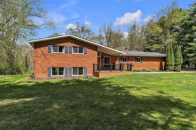 11273 9 Mile Road, South Lyon, MI 48178