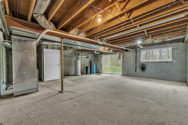 11273 9 Mile Road, South Lyon, MI 48178