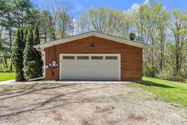 11273 9 Mile Road, South Lyon, MI 48178