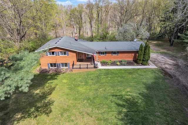 11273 9 Mile Road, South Lyon, MI 48178