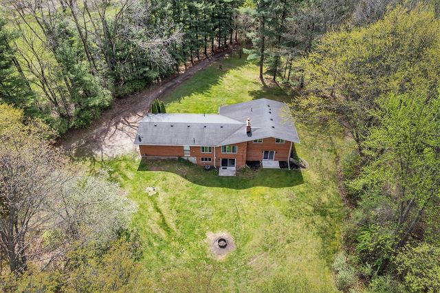 11273 9 Mile Road, South Lyon, MI 48178