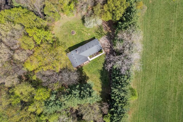 11273 9 Mile Road, South Lyon, MI 48178