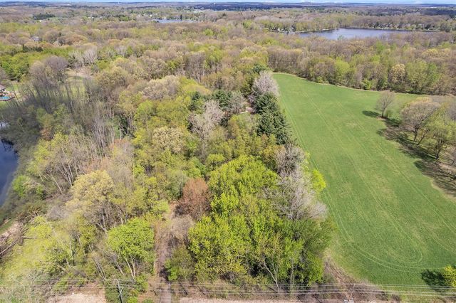 11273 9 Mile Road, South Lyon, MI 48178