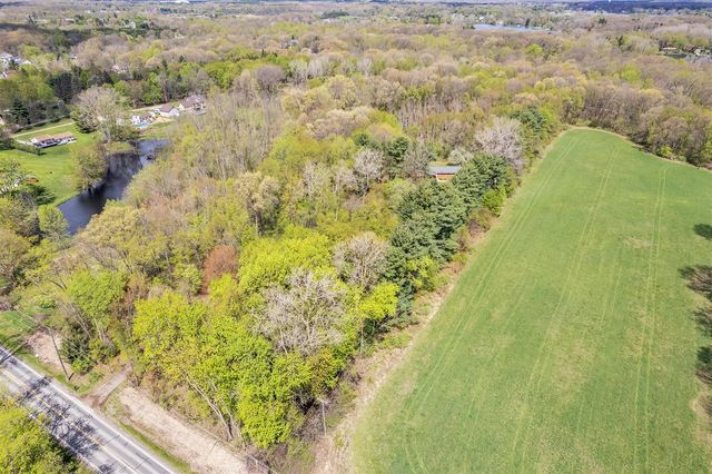 11273 9 Mile Road, South Lyon, MI 48178