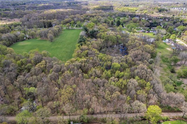 11273 9 Mile Road, South Lyon, MI 48178
