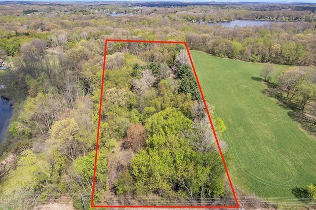 11273 9 Mile Road, South Lyon, MI 48178