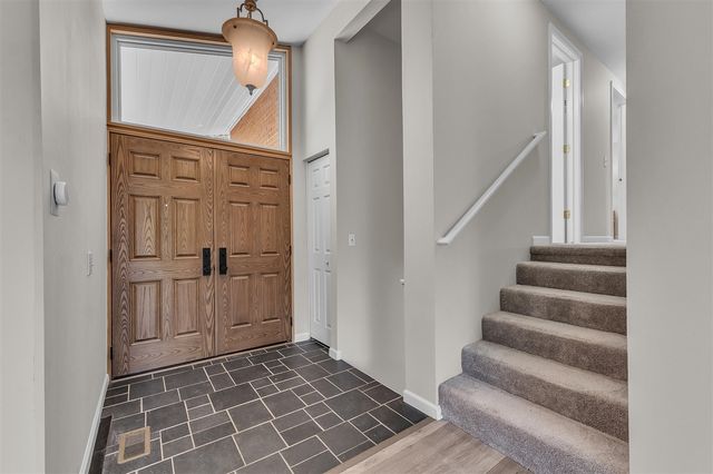 11273 9 Mile Road, South Lyon, MI 48178