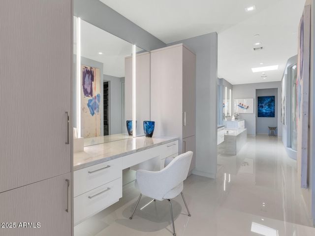 3801 N GOLDWATER Boulevard 400, Scottsdale, AZ 85251