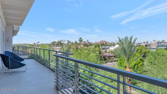 3801 N GOLDWATER Boulevard 400, Scottsdale, AZ 85251