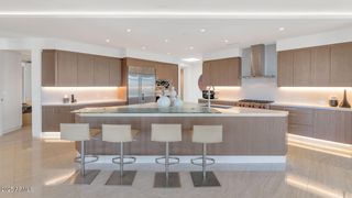 3801 N GOLDWATER Boulevard 400, Scottsdale, AZ 85251