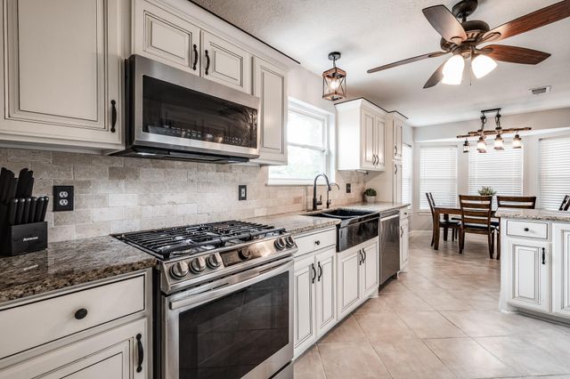 3401 Wood Fox Drive, Alvin, TX 77511